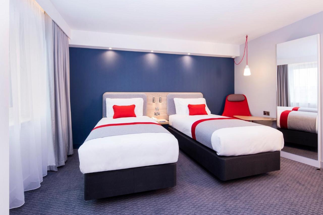 Holiday Inn Express - Wigan By Ihg Eksteriør billede