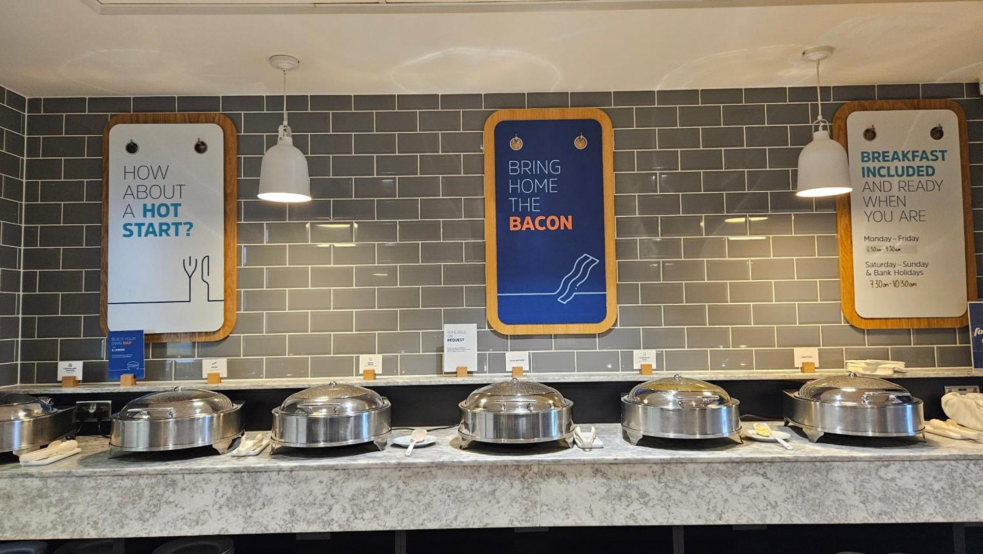 Holiday Inn Express - Wigan By Ihg Eksteriør billede